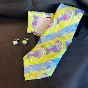 NWT- Vibrant Silk Paisley Tie Set